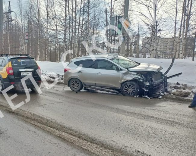 ДТП на перекрёстке Бельгопского шоссе с улицей Сенюкова. Фотофакт